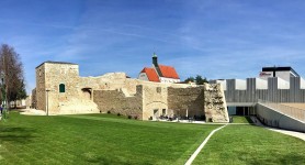 Die Kasematten mit der Zwingermauer (c) Stadt Wiener Neustadt, Michael Weller