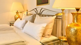 The Monarch Hotel**** superior