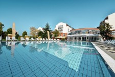 The Monarch Hotel**** superior