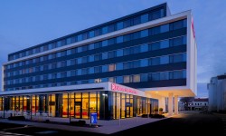 Hilton Außenansicht (c) Stadt Wiener Neustadt