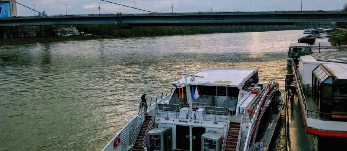 Twin City Liner