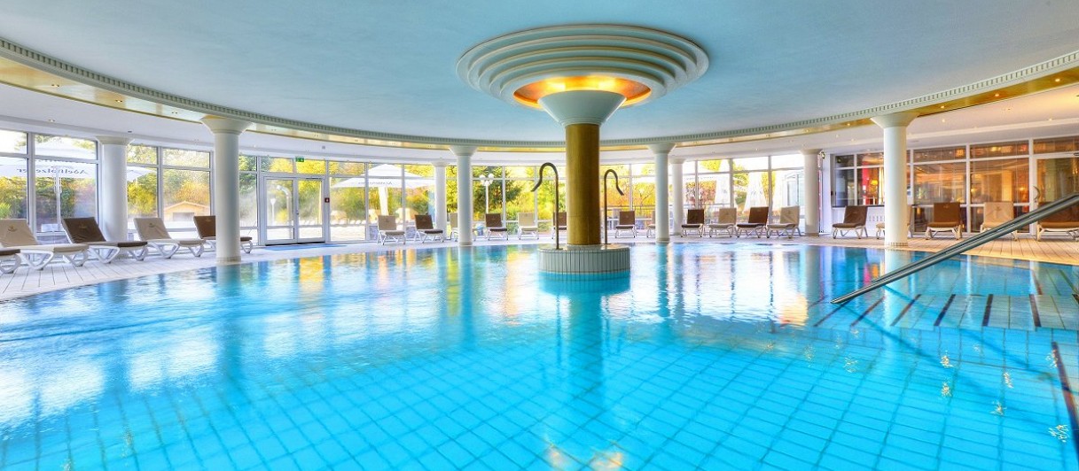 The Monarch Hotel**** superior