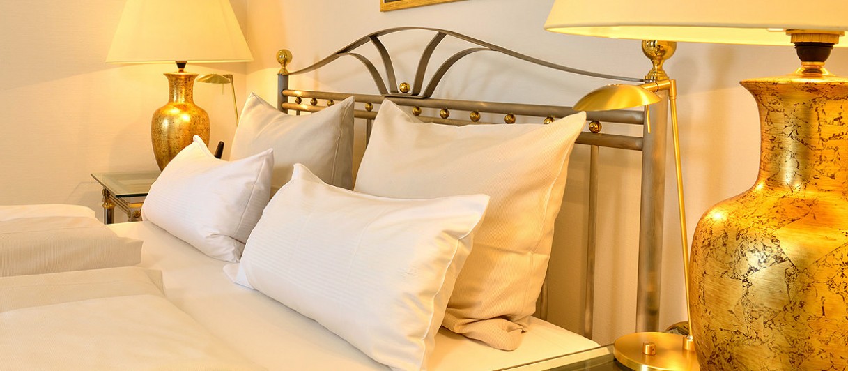 The Monarch Hotel**** superior